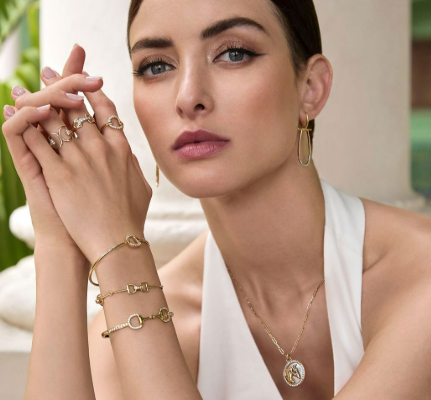 How to Style Vintage Jewelry and Keep It Modern