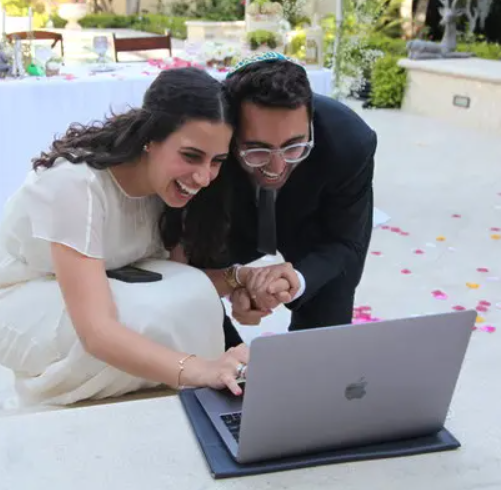 7 Essential Tips for Streaming Your Wedding