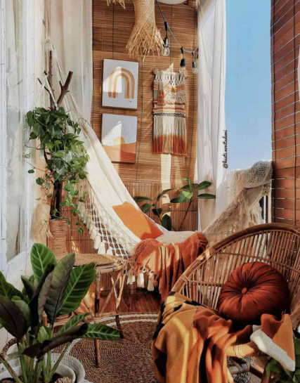 How to Turn Your Apartment Balcony Into a Relaxing Retreat