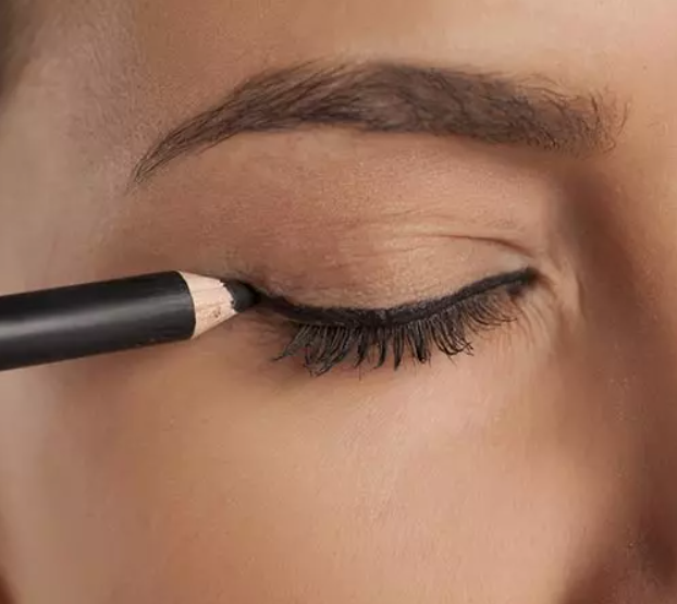 How to Get Started with Eye Makeup: A Beginner’s Guide