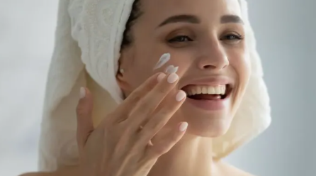 How to Adjust Your Skincare Routine as the Seasons Change