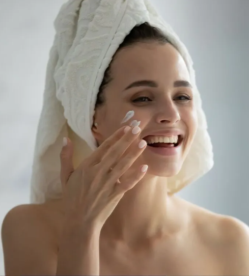 How to Adjust Your Skincare Routine as the Seasons Change