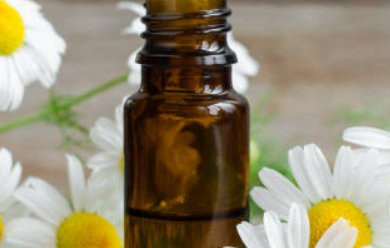 The Benefits of Chamomile Essential Oil for Skin and Hair