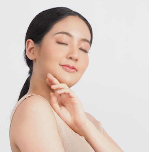 Essential Makeup and Skincare Tips for the Mature Mom